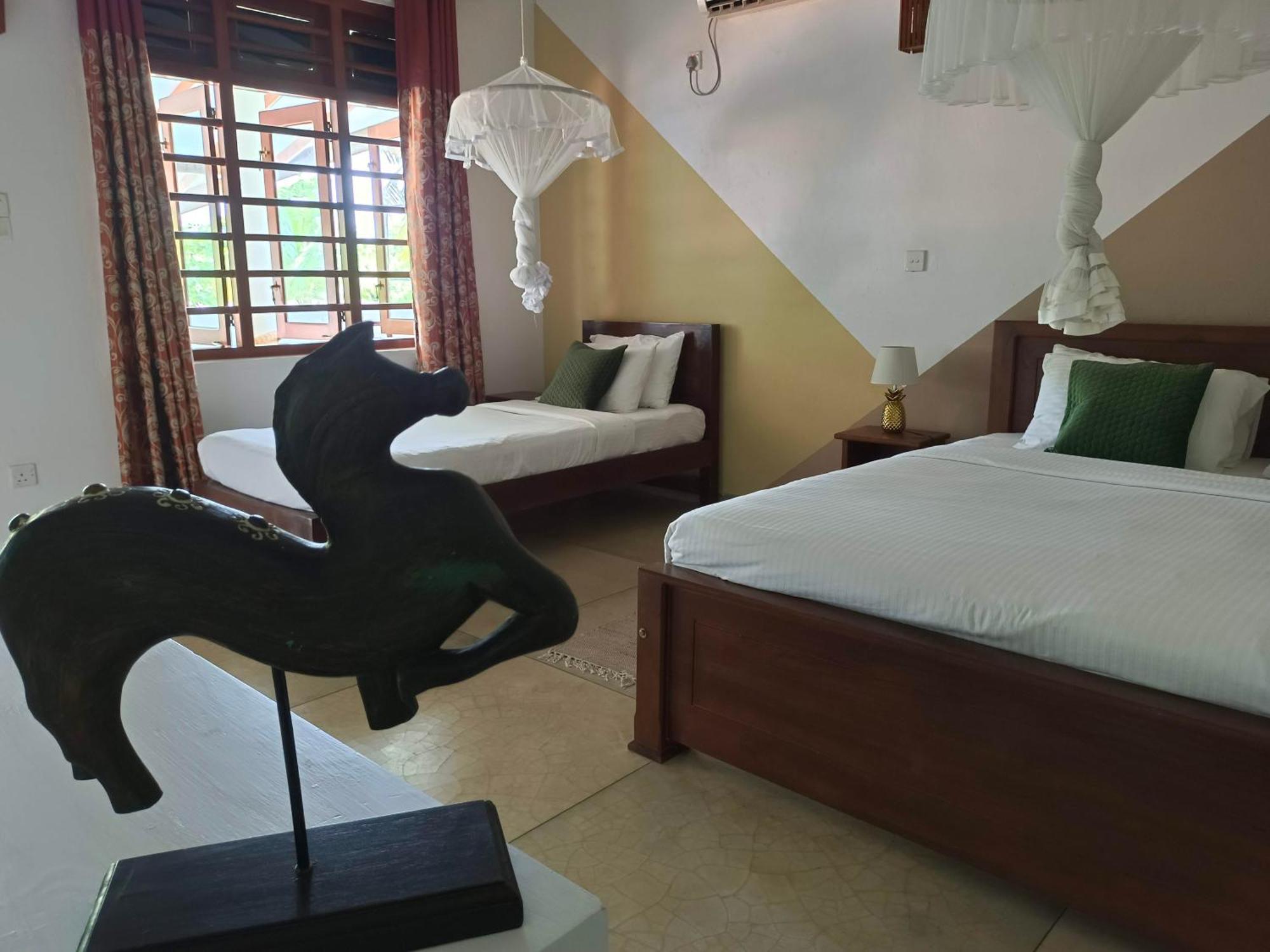 Hotel Weligama Ocean Breeze Exterior foto