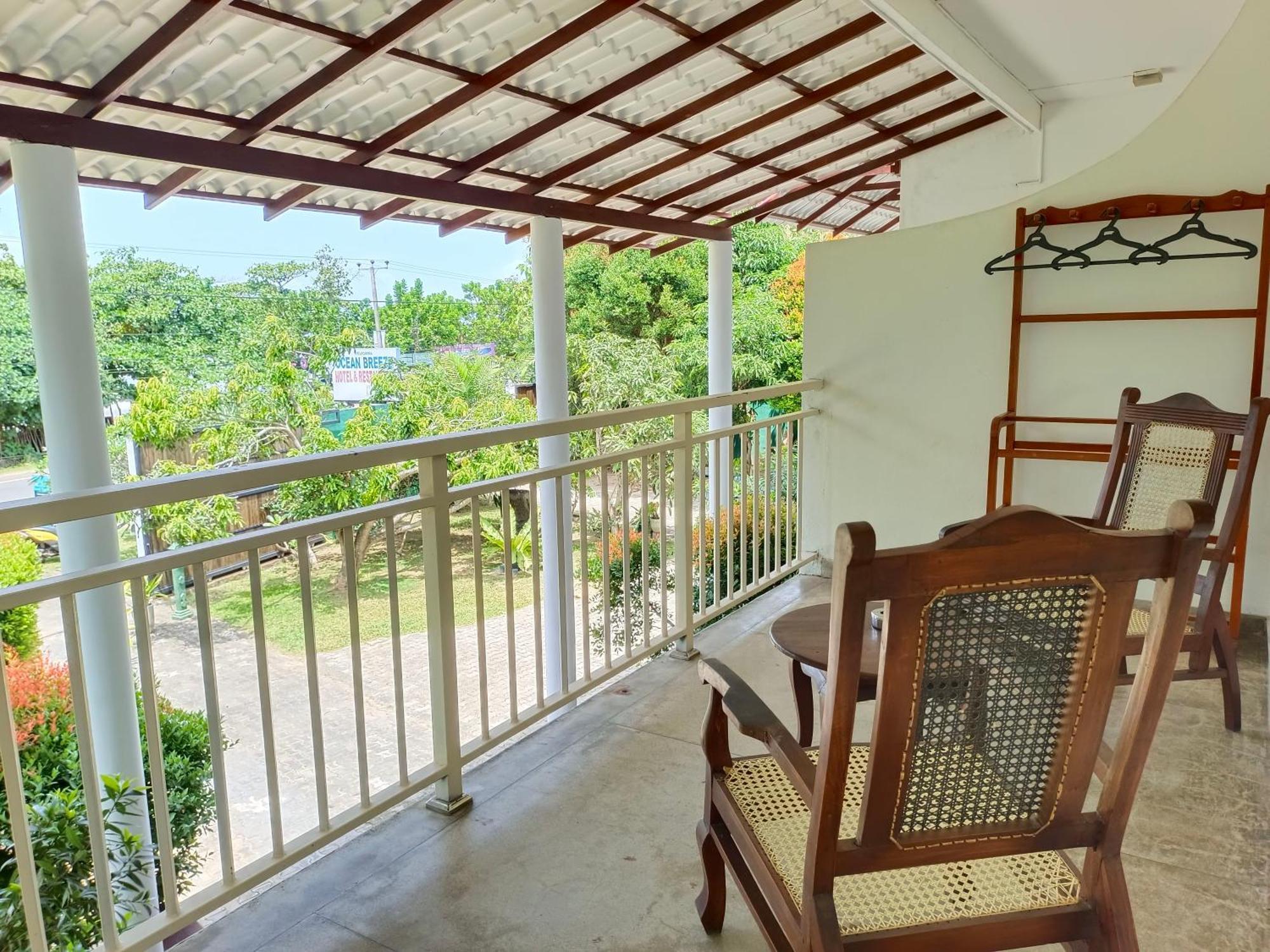 Hotel Weligama Ocean Breeze Exterior foto