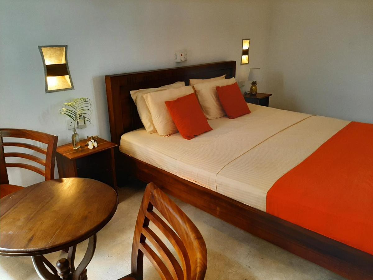 Hotel Weligama Ocean Breeze Exterior foto